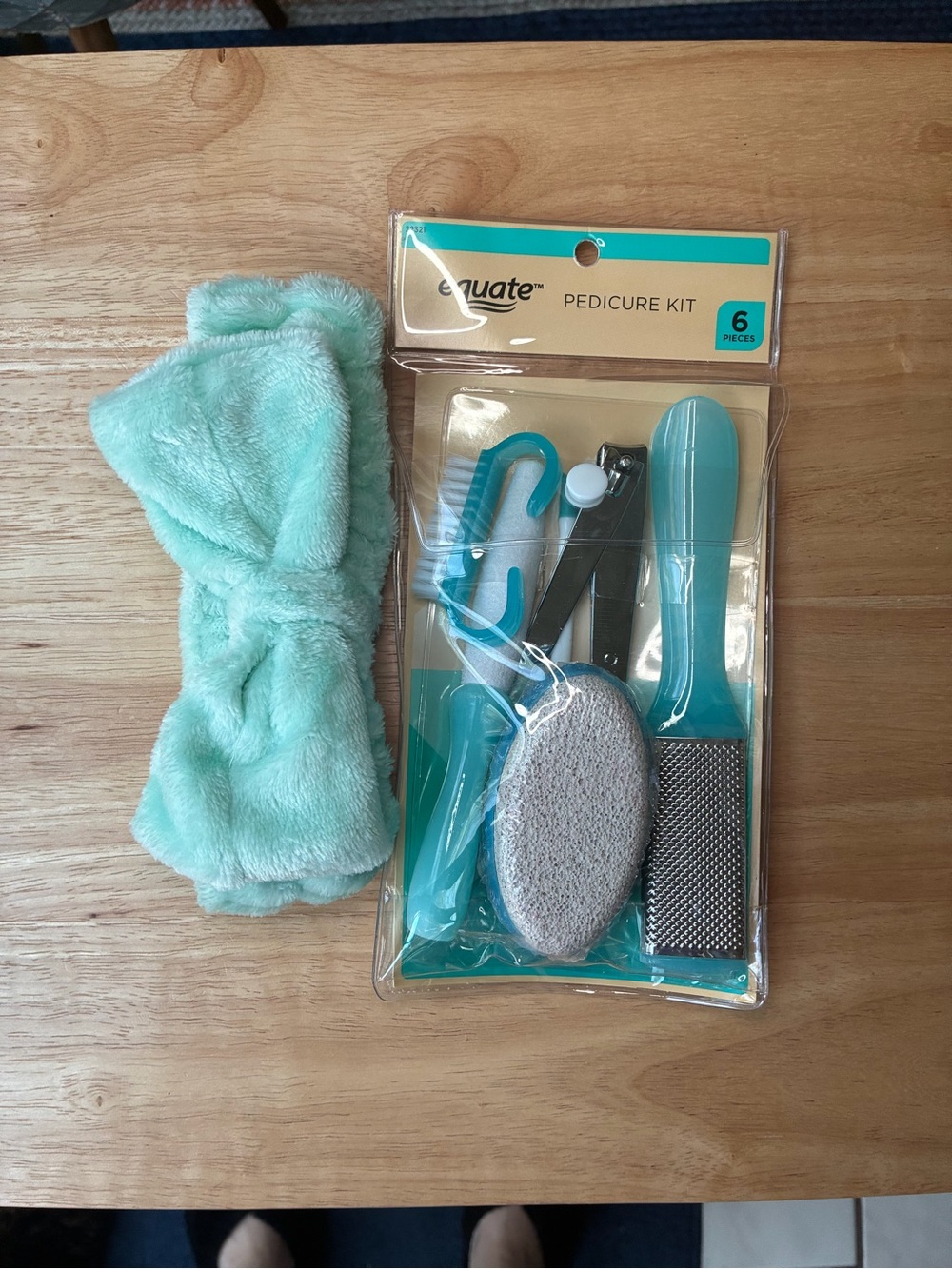 Equate Teal Pedicure Kit - 6 Piece Women Bath & Body Tools Set Bundle - Picture 4 of 4